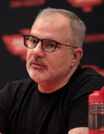 Sulița deșertului - Peter V. Brett  vol.2 .PDF