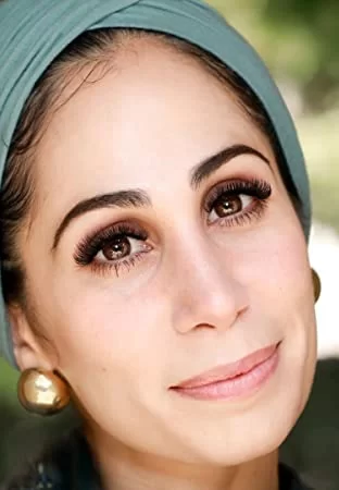 Tahereh Mafi-