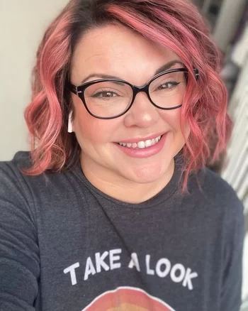 Christina Lauren -  Frumosul seducător vol.5 .PDF