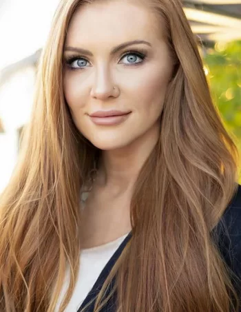 Toate luminițele de Jamie McGuire .PDF