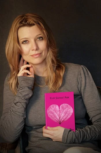 10 minute si 38 de secunde in lumea asta stranie -ELIF SHAFAK .PDF