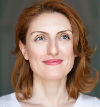 Din cer au căzut trei mere- NARINE ABGARIAN .PDF